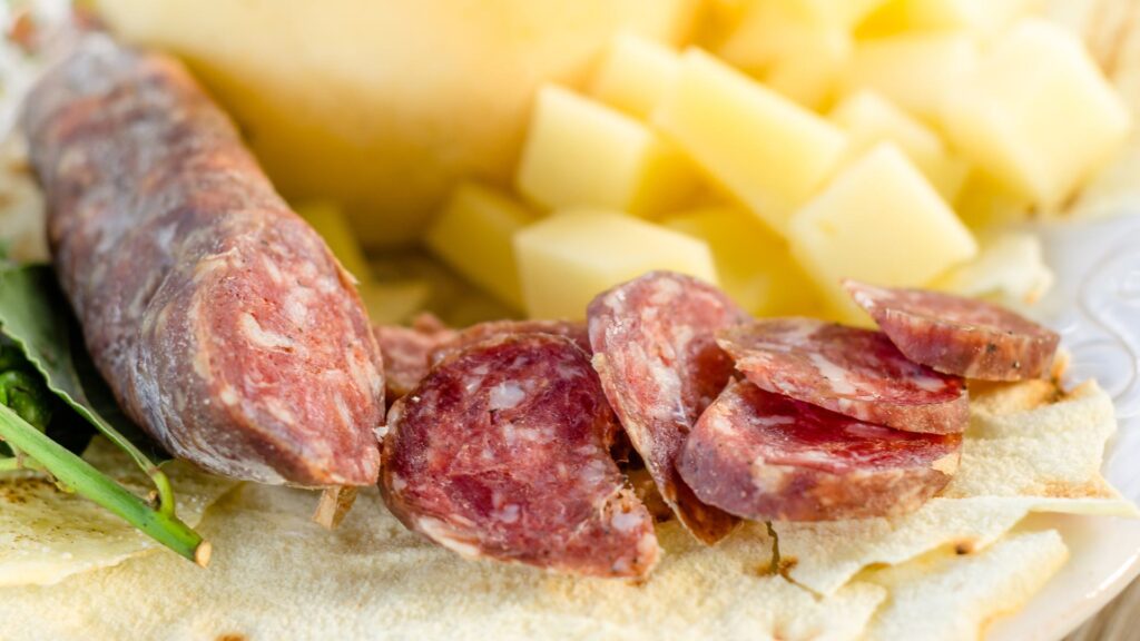 Salame sardo con formaggio